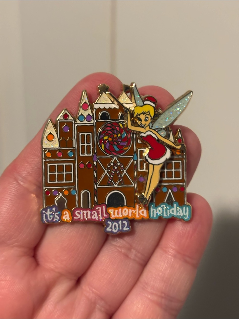 Disney - it’s a small world Holiday 2012 Pin